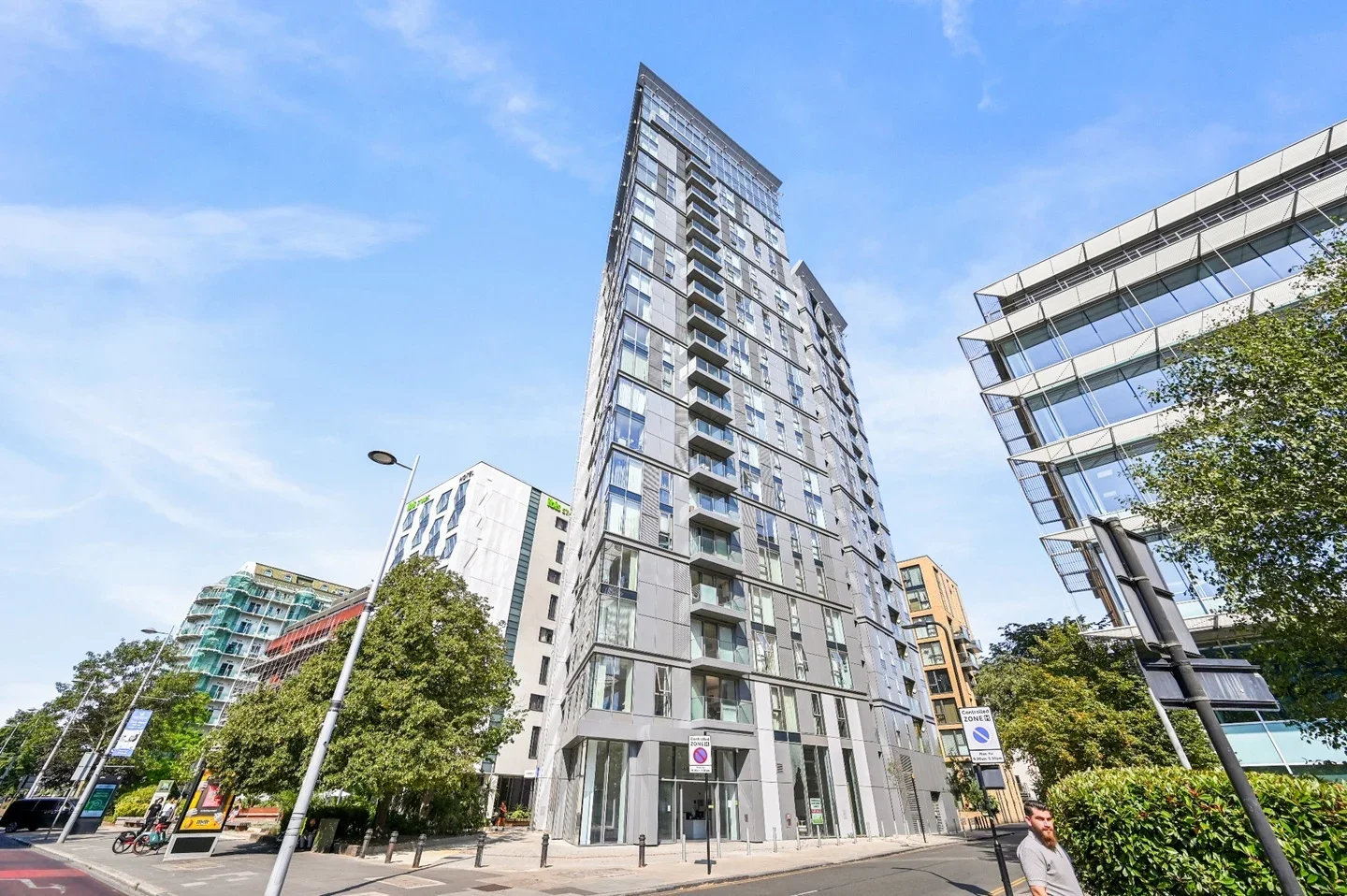 Flat Uxbridge Road in Greater London