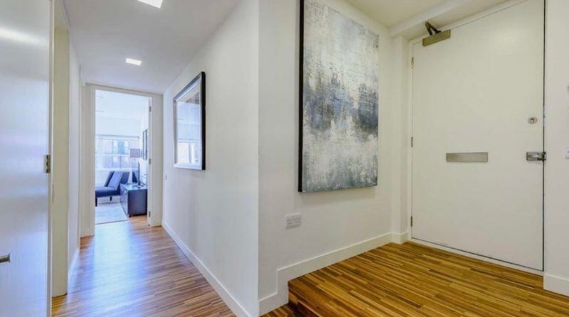 Room Fulham Road in Greater London
