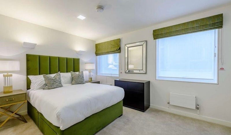 Room Fulham Road in Greater London