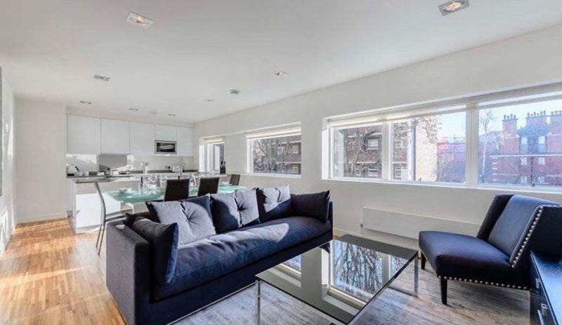 Room Fulham Road in Greater London