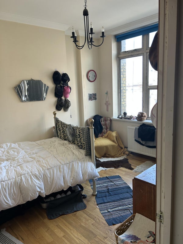 Room Bethnal Green Road in Greater London