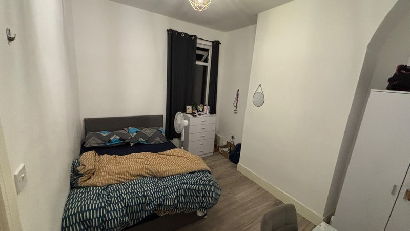 Room Bishop Road in Liverpool