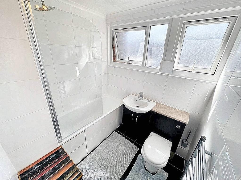 Room Ramsey Street in Greater London