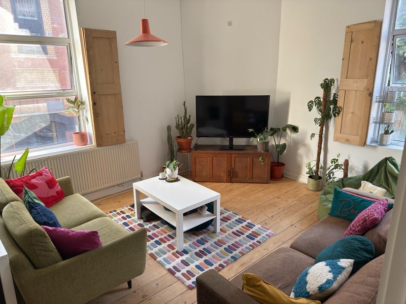 Room Cheshire Street in Greater London