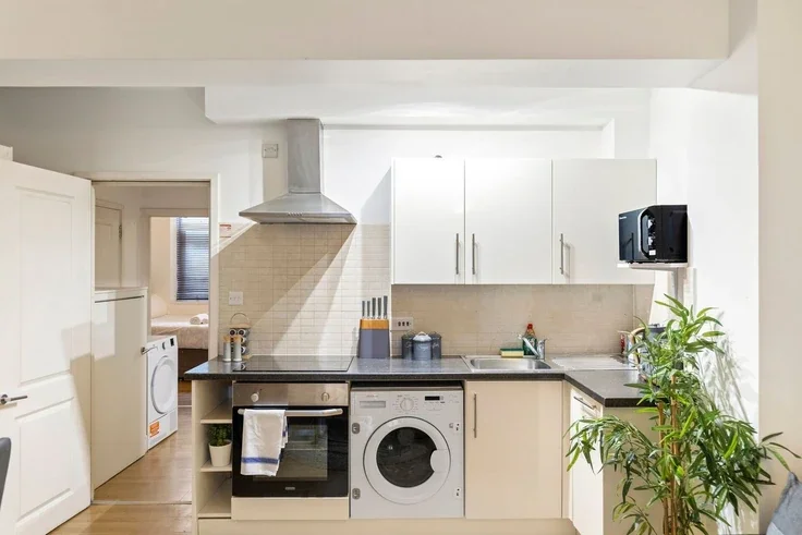Flat Upper Street in Greater London