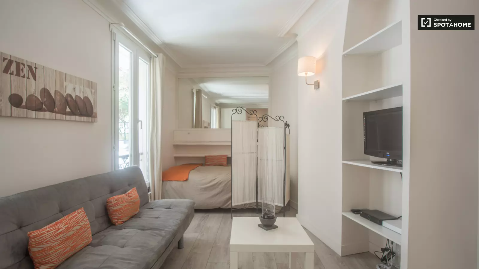 Flat Rue Laugier in Paris
