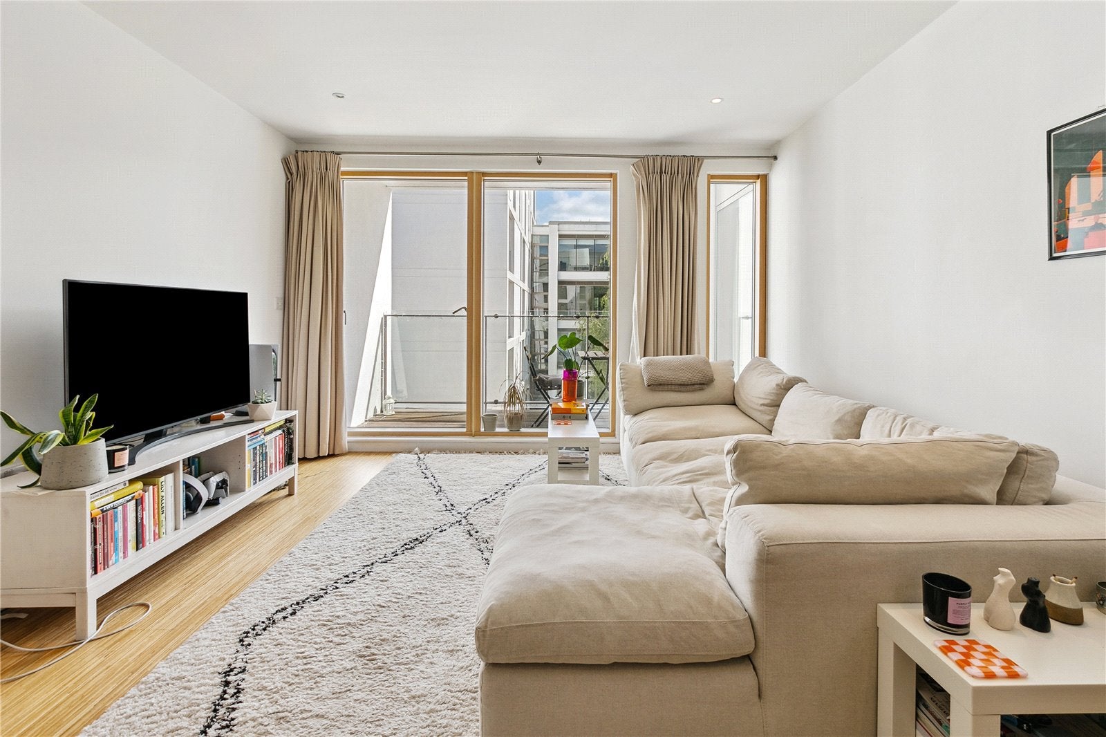 Flat Grafton Square in Greater London