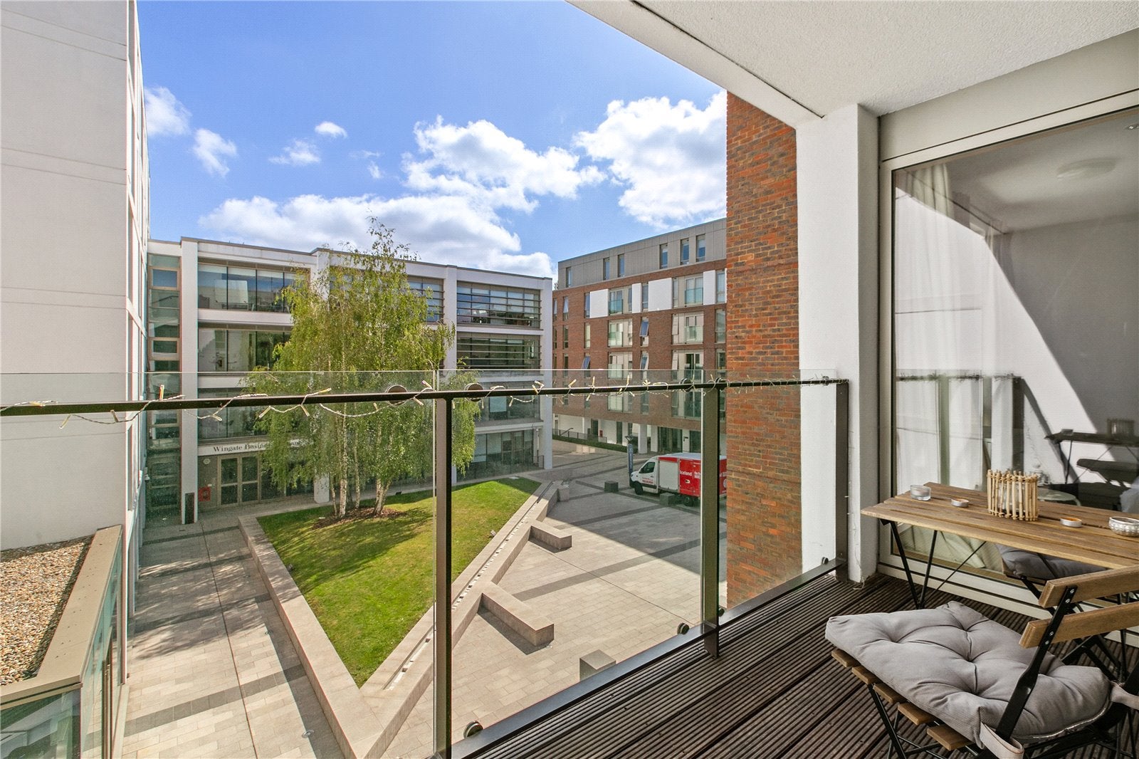 Flat Grafton Square in Greater London
