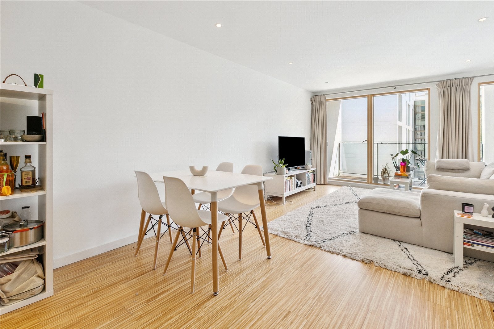 Flat Grafton Square in Greater London