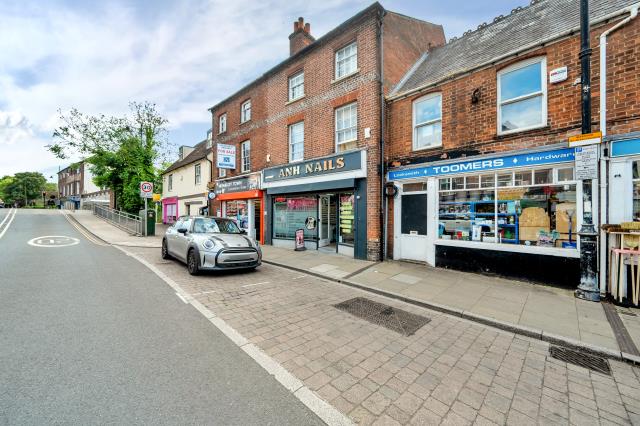 Flat Bartholomew Street in Newbury