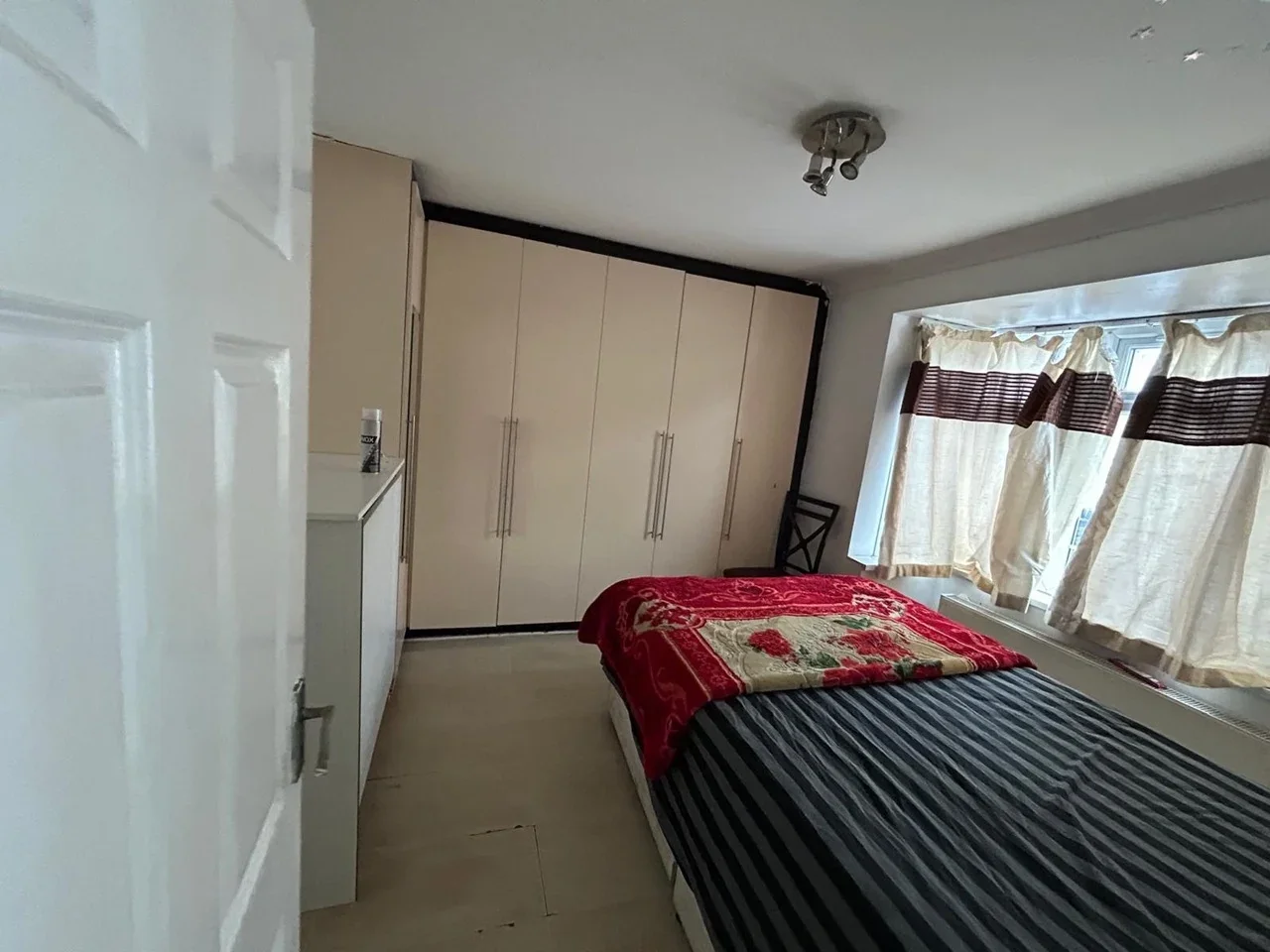 House Dallas Terrace in Greater London