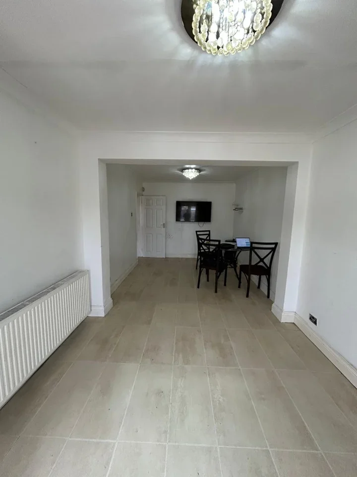 House Dallas Terrace in Greater London