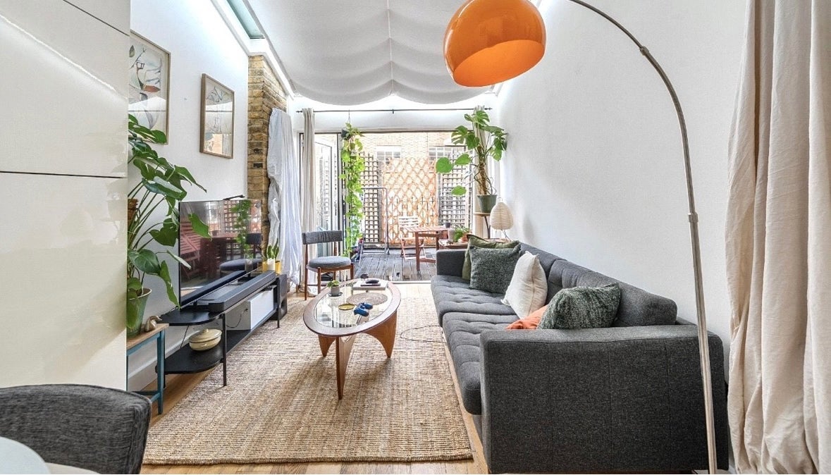 Flat Haberdasher Street in Greater London