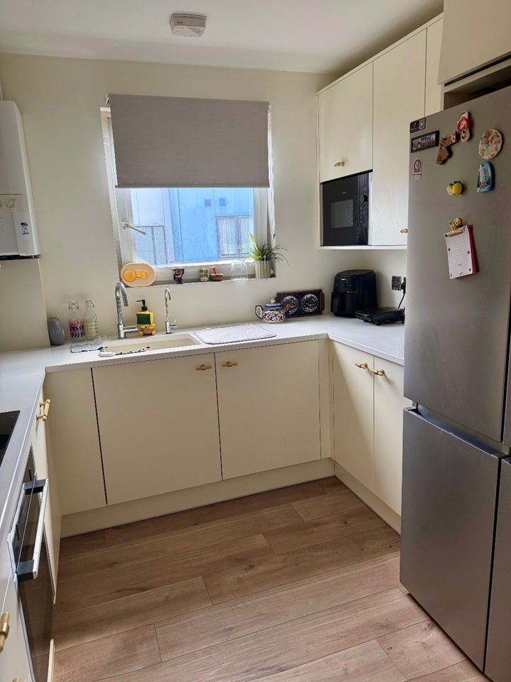Flat Grange Road in Greater London