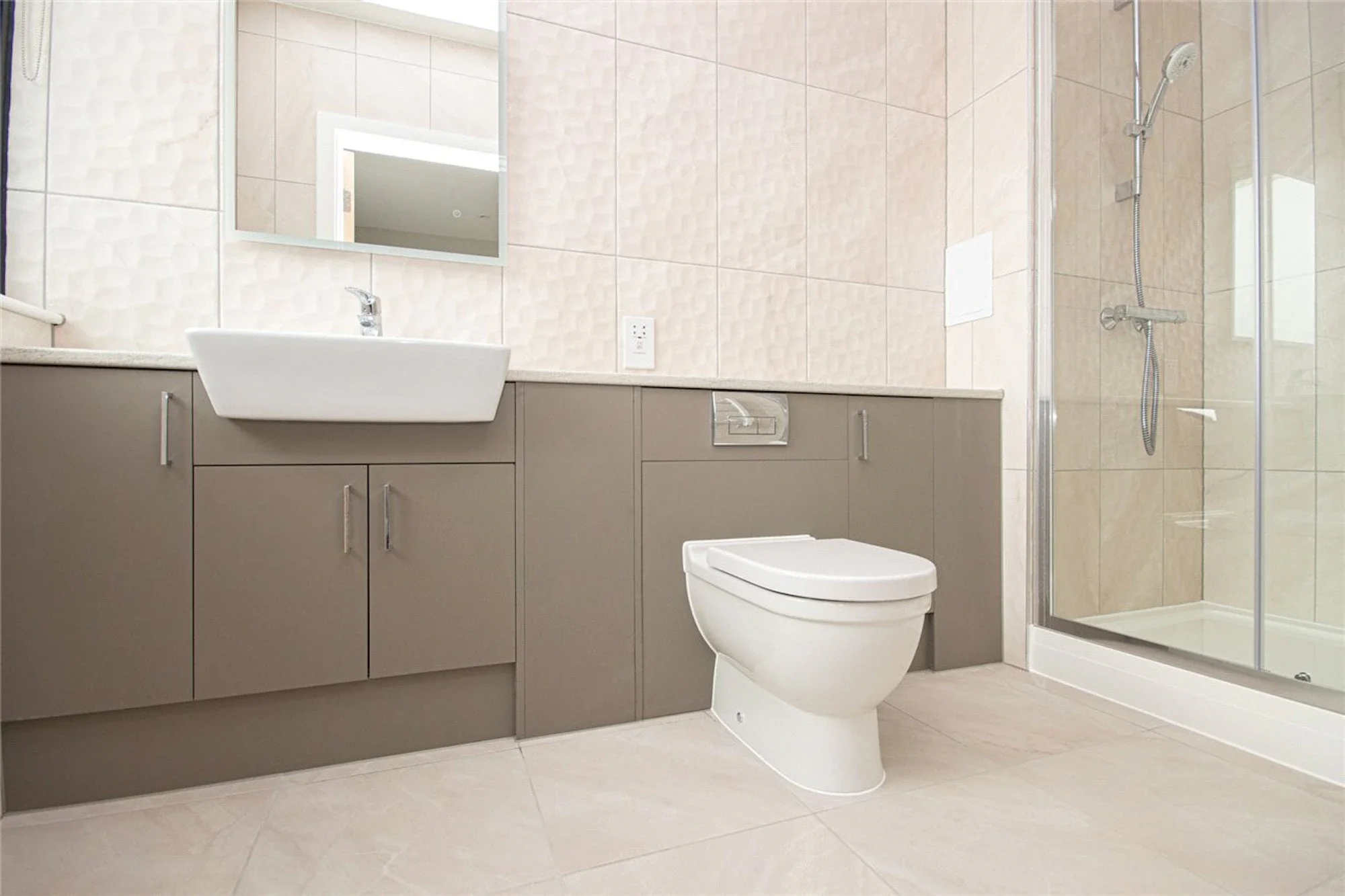 Flat Broadwater Road in Welwyn Hatfield