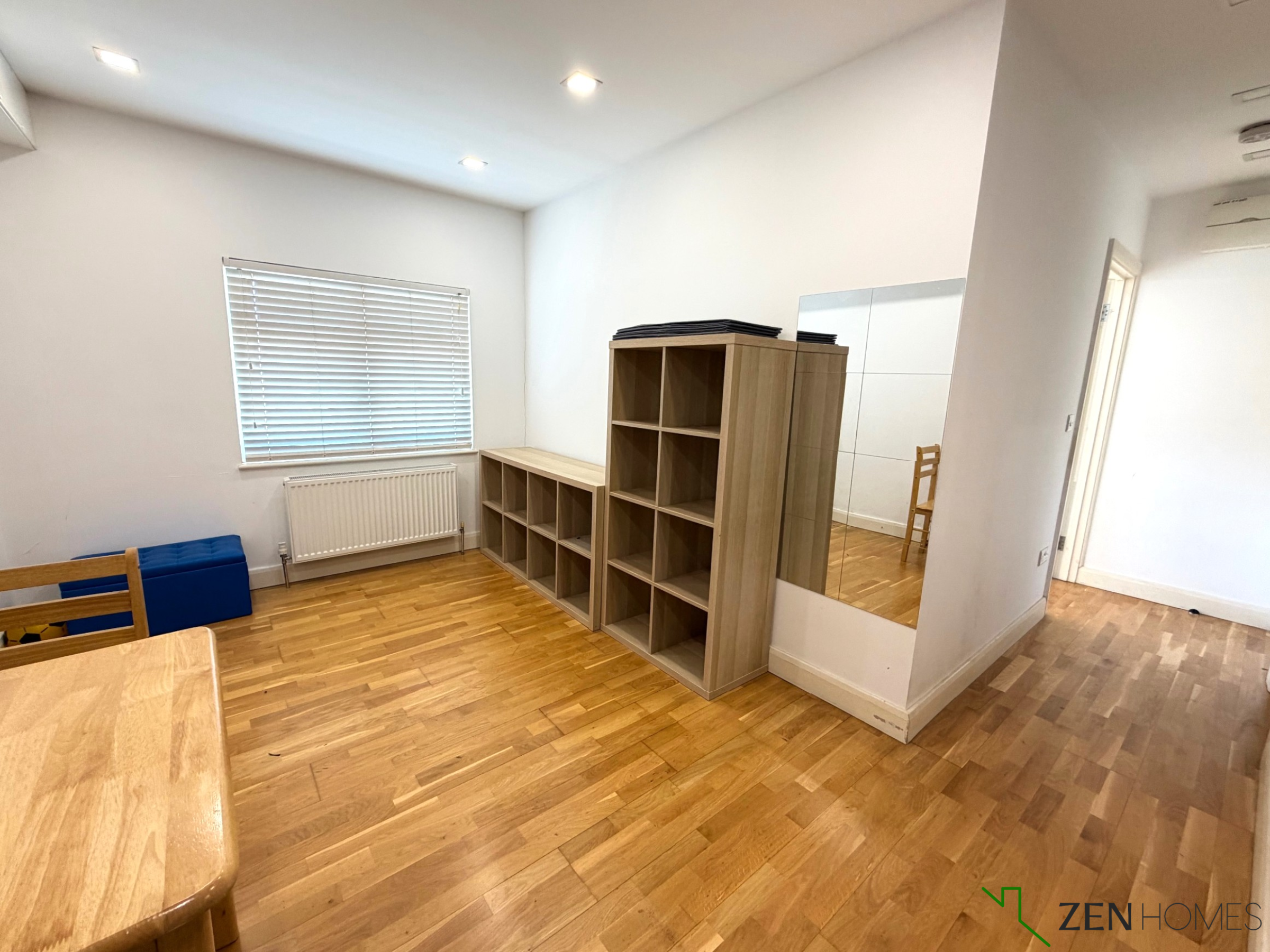 Flat Turners Hill in Cheshunt