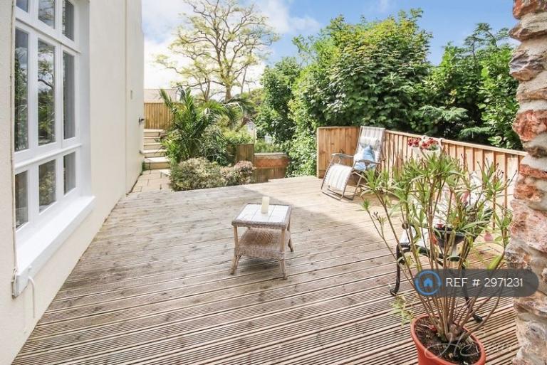 Flat Lower Woodfield Road in Torquay