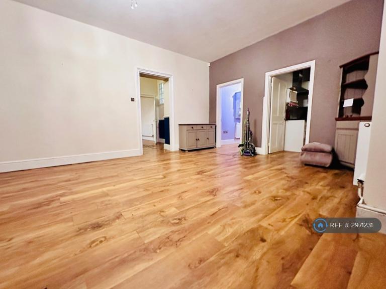 Flat Lower Woodfield Road in Torquay