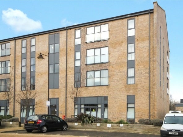Flat Kemble Drive in Swindon