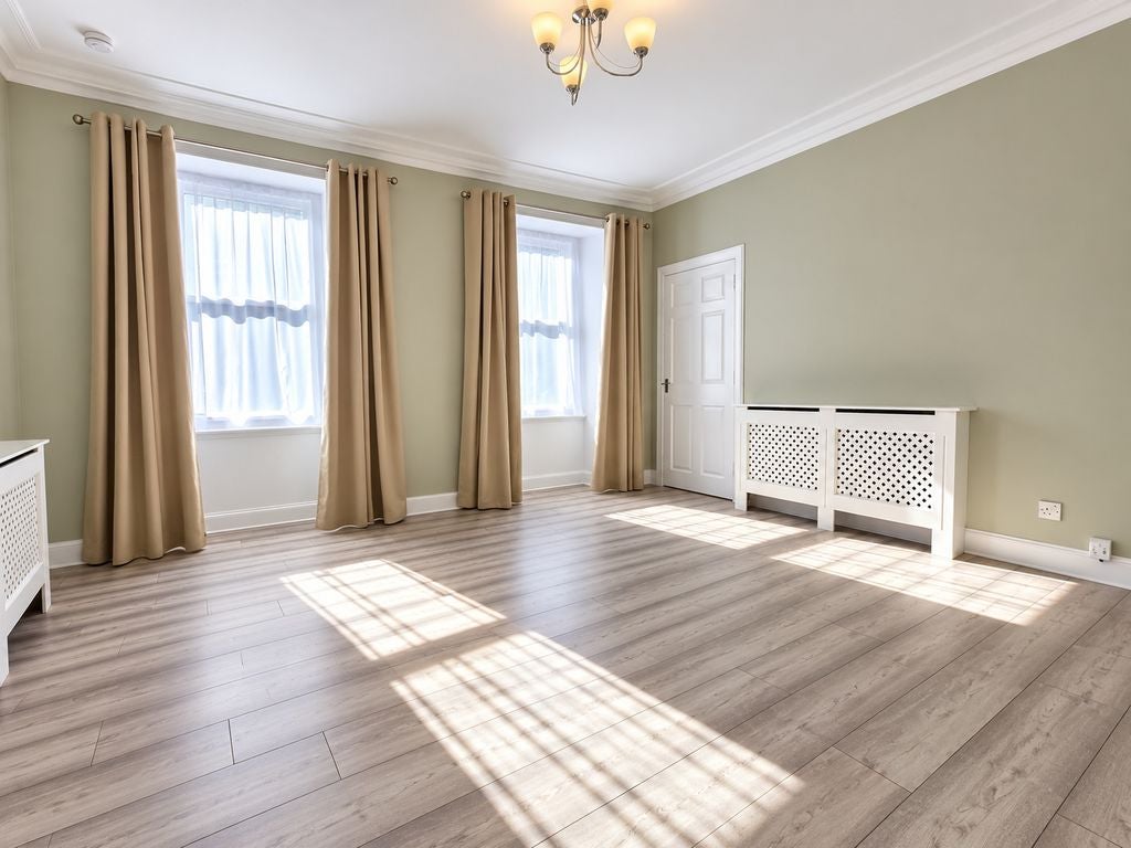 Flat East Clyde Street in Helensburgh