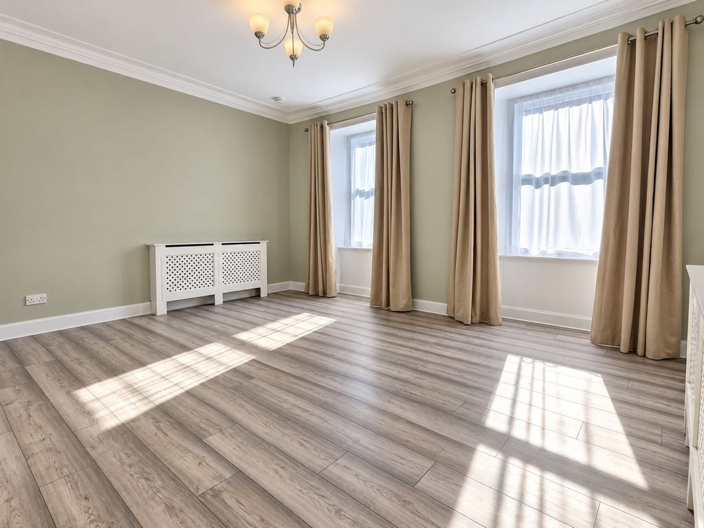 Flat East Clyde Street in Helensburgh