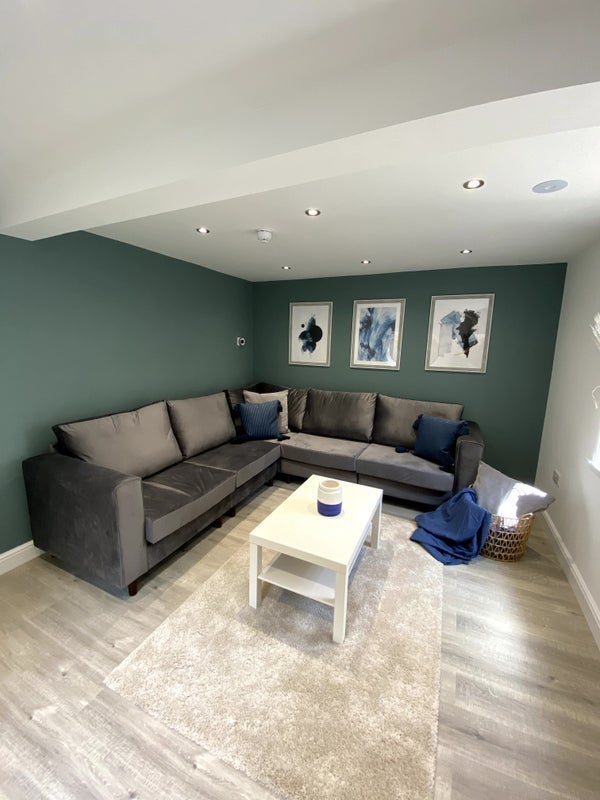 Room Back Westover Road in Leeds