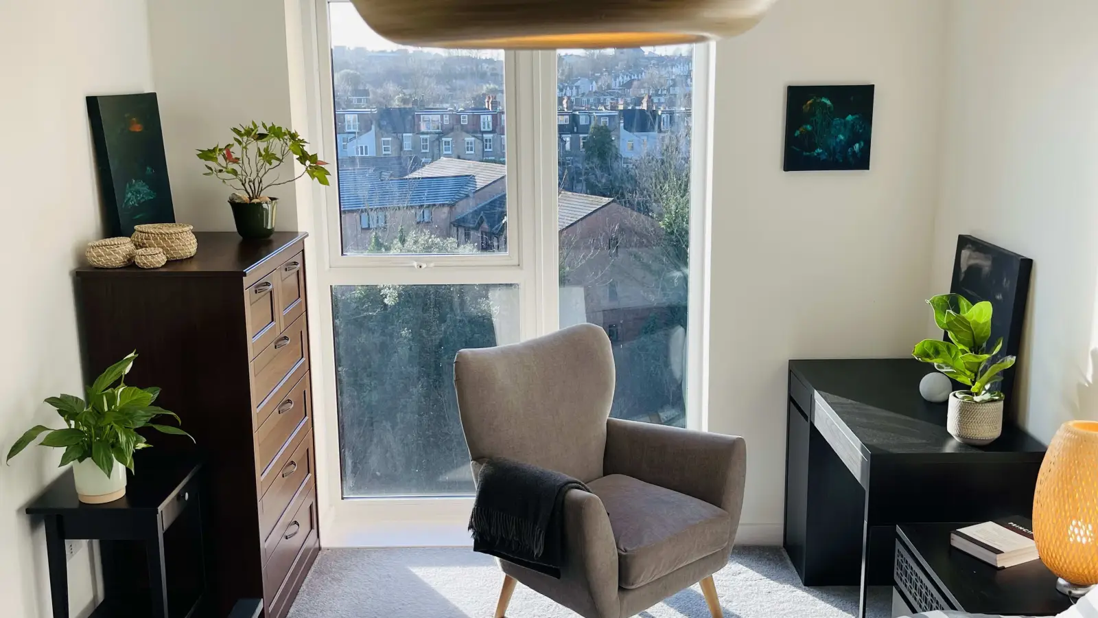 Room Bernard Ashley Drive in Greater London