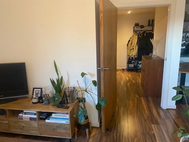 Room Oliver Road in Greater London