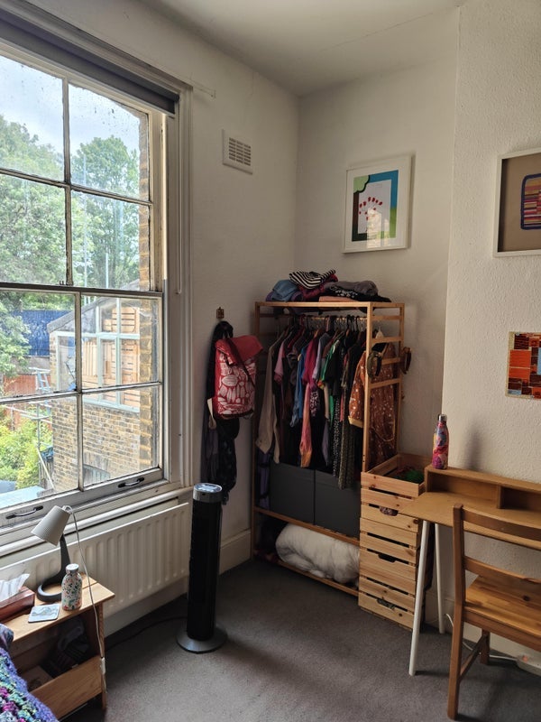 Room Wakefield Road in Greater London