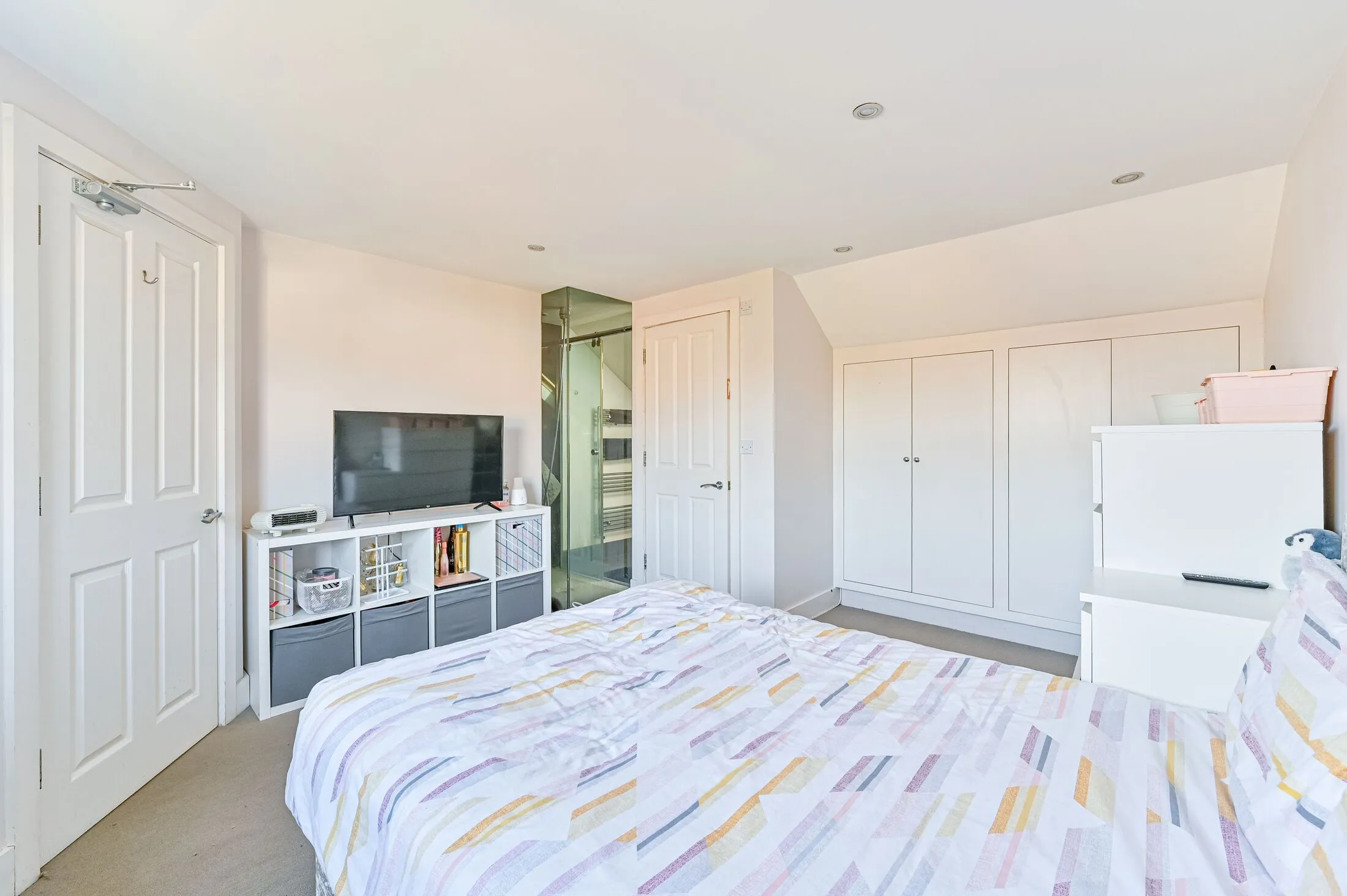House Crawthew Grove in Greater London