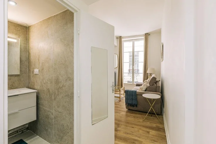 Flat Rue des Écouffes in Paris