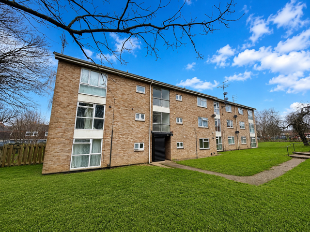 Flat Wayside Crescent in Exeter