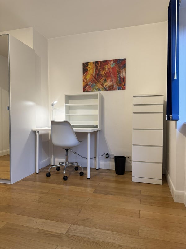 Room Trapham Road in Maidstone