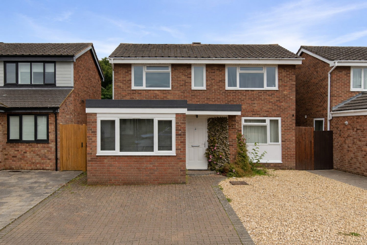 Room Clovelly Way in Bedford
