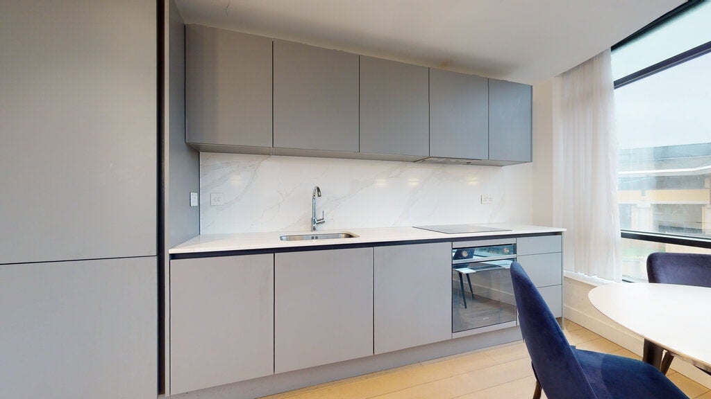Flat Great West Road in Greater London