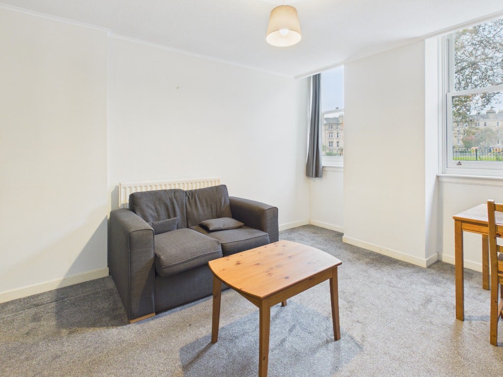 Flat Murieston Road in City of Edinburgh