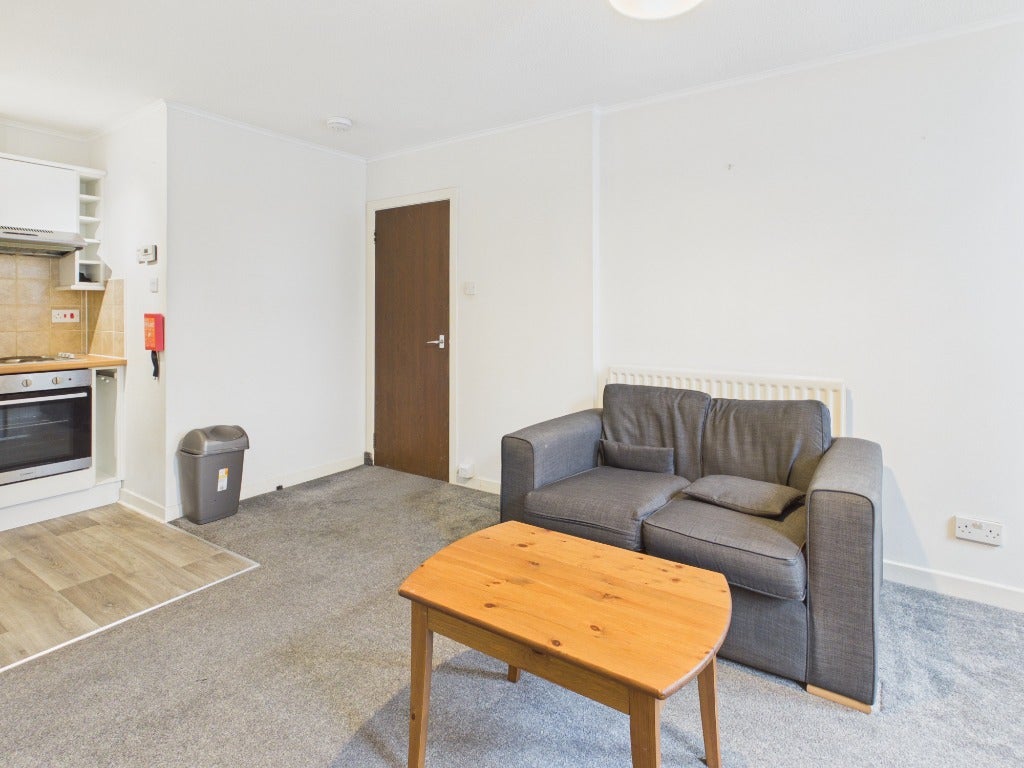 Flat Murieston Road in City of Edinburgh