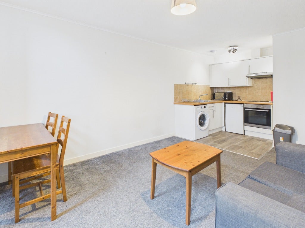 Flat Murieston Road in City of Edinburgh