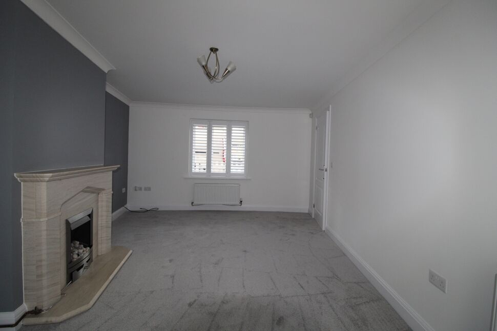 House Sabre Crescent in Ashford