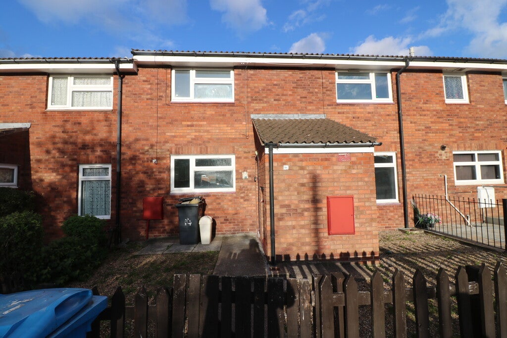 House Noddle Hill Way in Sutton