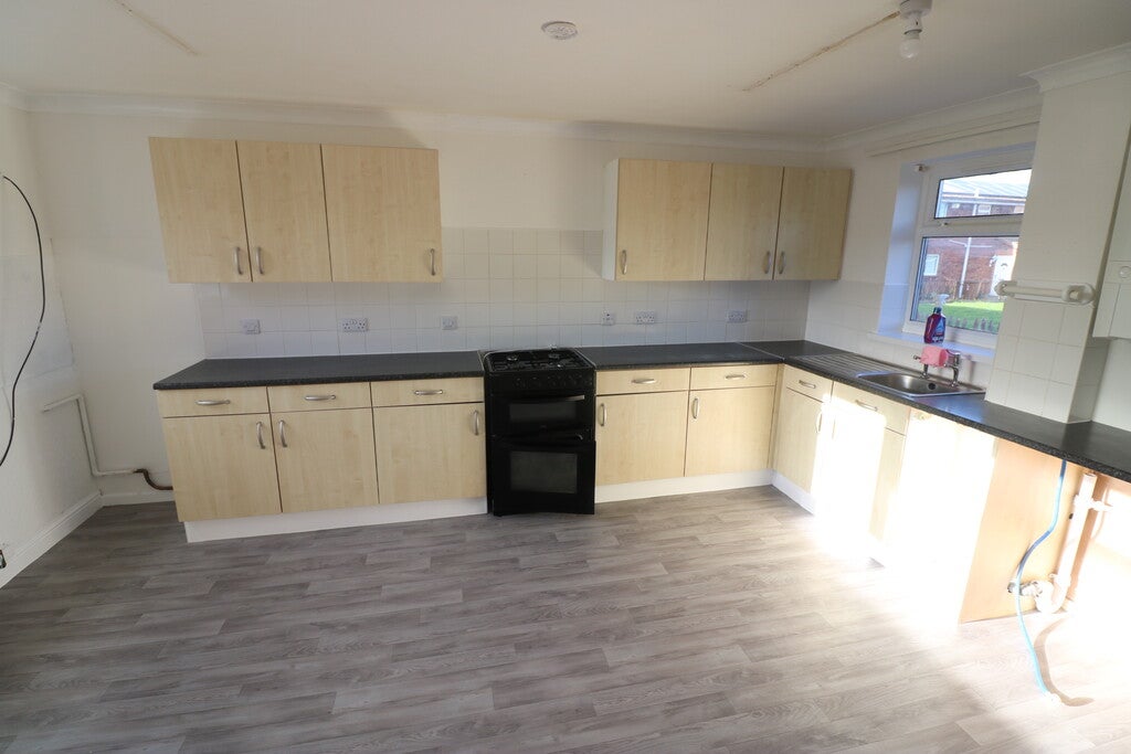 House Noddle Hill Way in Sutton