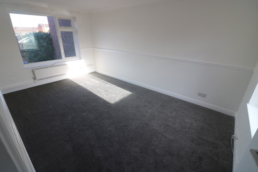 House Noddle Hill Way in Sutton