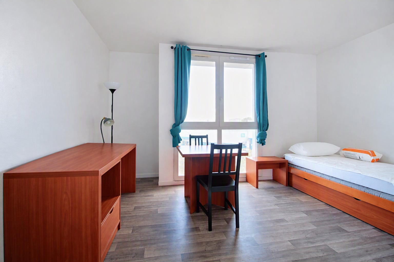Room Rue de la Libération in Rueil-Malmaison