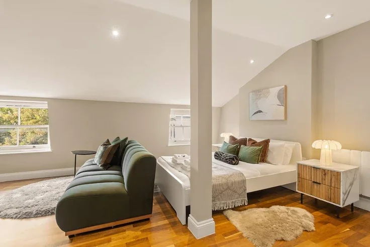 Flat Devonshire Terrace in City of Westminster