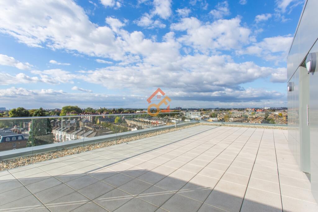 Flat Glenthorne Road in Greater London