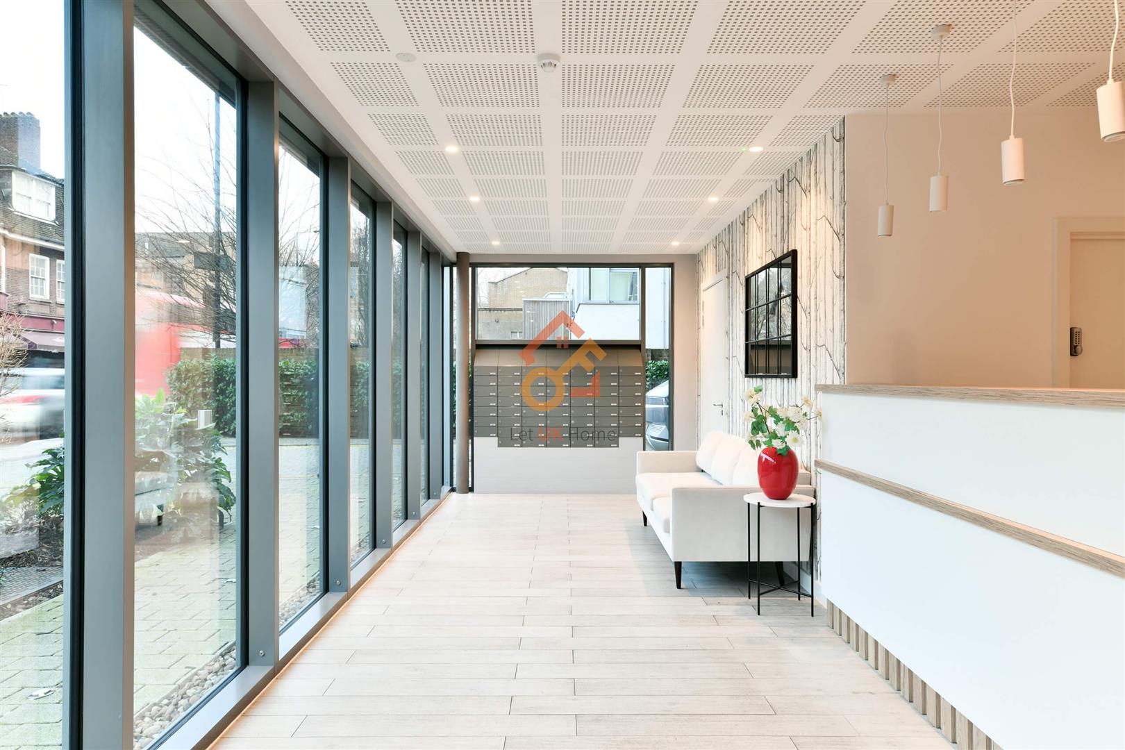 Flat Glenthorne Road in Greater London