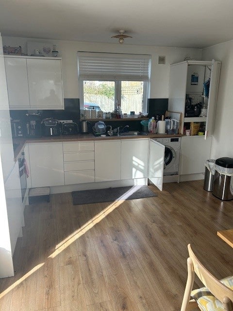 Flat Elsenham Street in Greater London