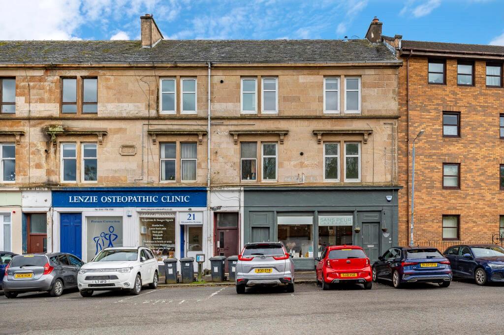 Flat Alexandra Avenue in Lenzie