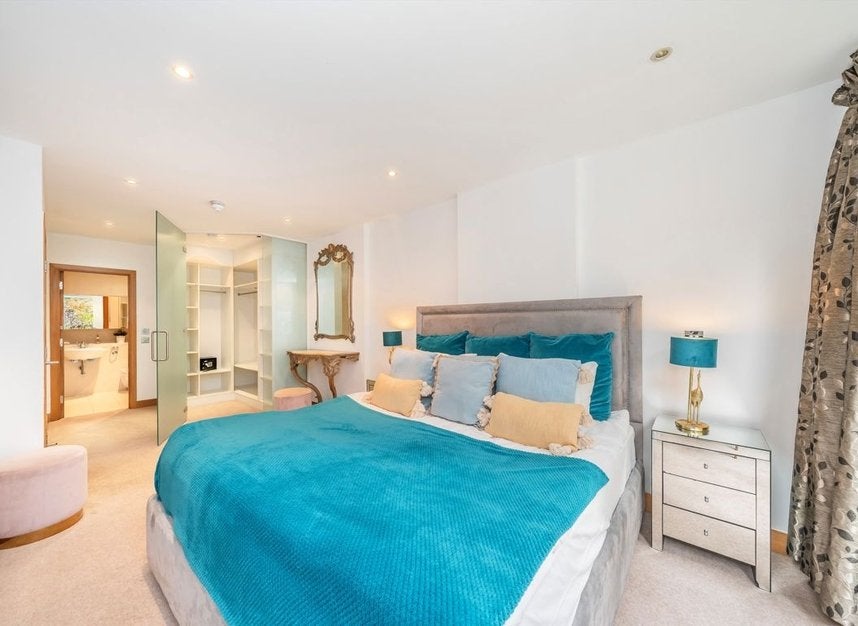 Flat John Islip Street in City of Westminster