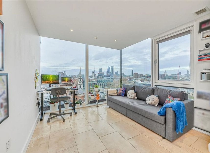 Flat Tabard Street in Greater London